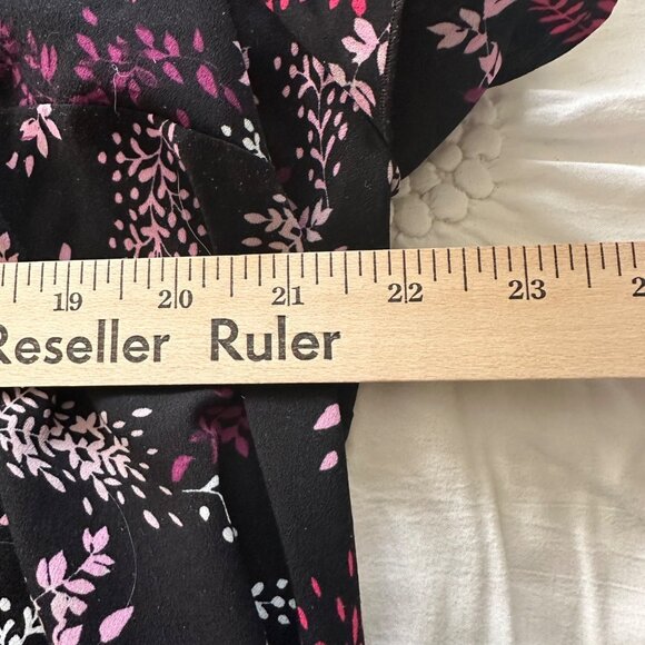 Lane Bryant Womens Dark Floral Ruffle Sleeve Top SZ 18 Whimsy Fairy Whimsigoth - Picture 6 of 7